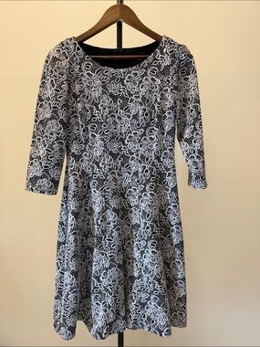Just...Taylor Black & White Floral Lace-Effect Fit-and-Flare Dress | Size 6